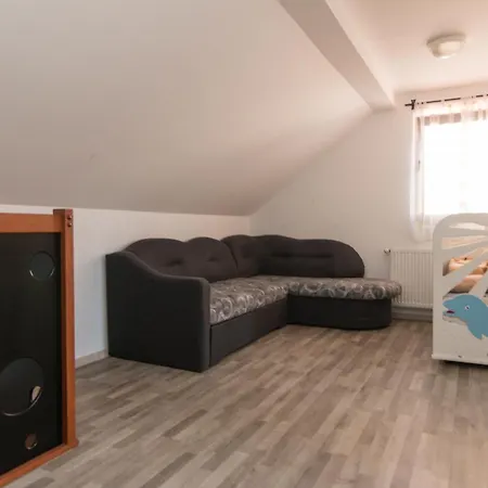 Casa De Tara 2 Vakantiehuis Kaludjerske Bare